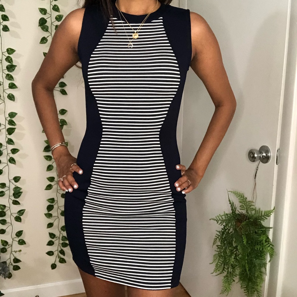 Sleeveless body con striped dress